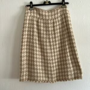 Authentic CHANEL Vintage Tan Cream Houndstooth A Line Silk Blend Skirt Size 40